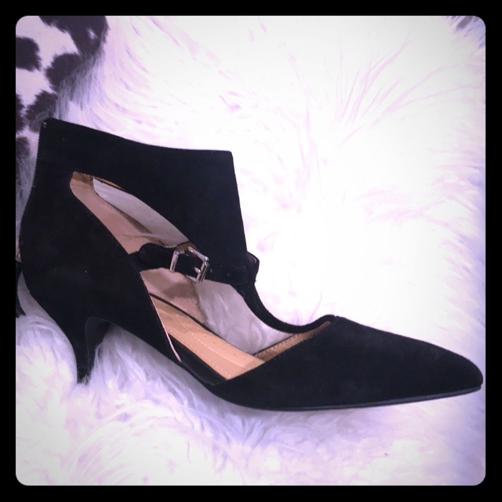 Black cut out kitten heels